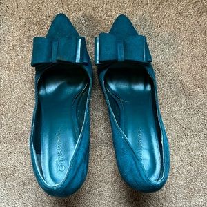 Teal Pointy Toe Bow Pumps